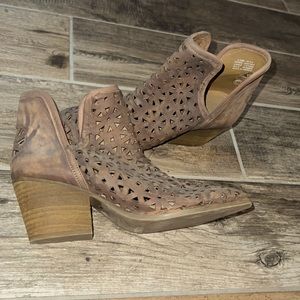 Musse & Cloud Leather Boots Size 9